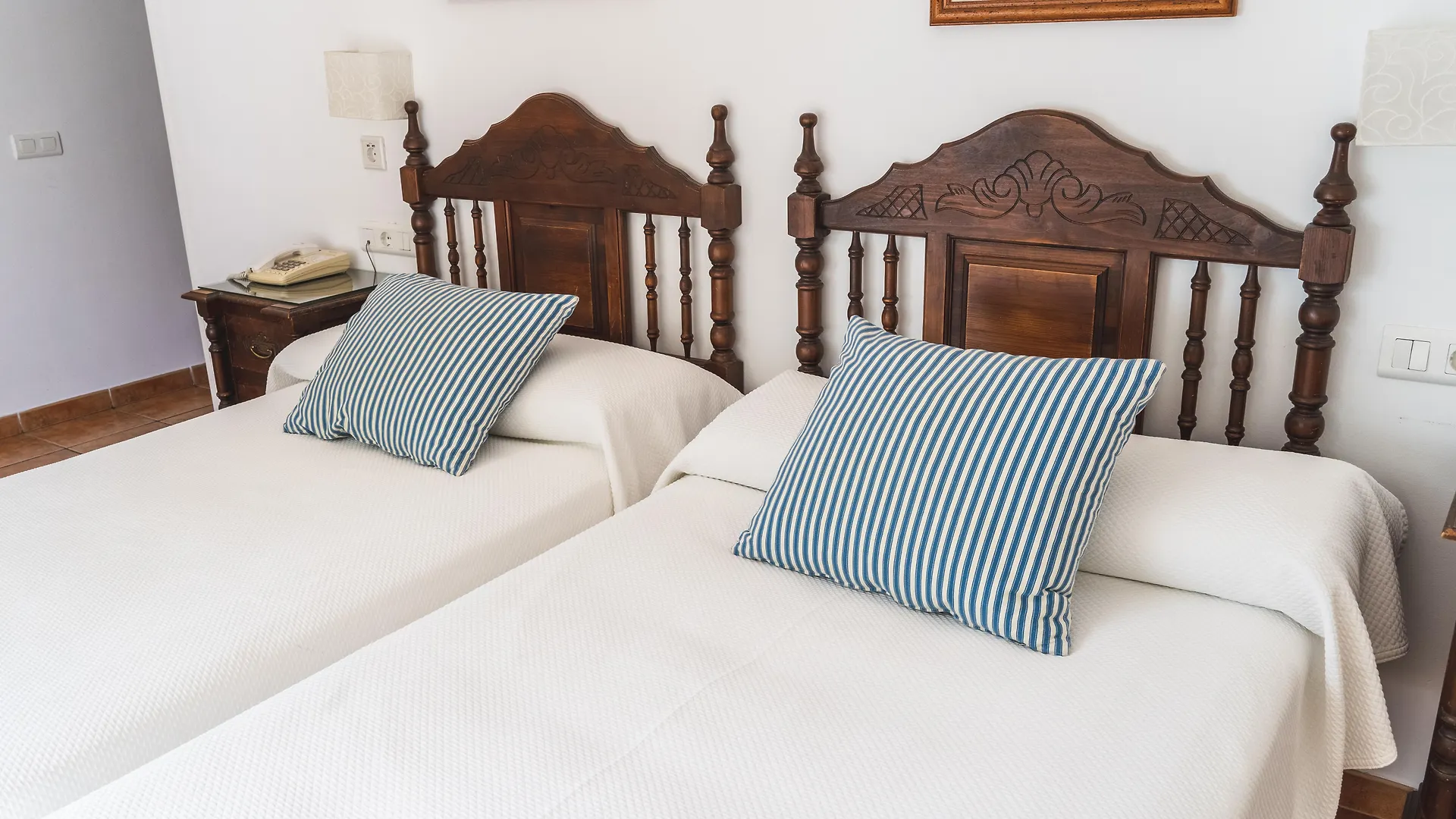 Pensión Hostal Marissal By Dorobe Nerja
