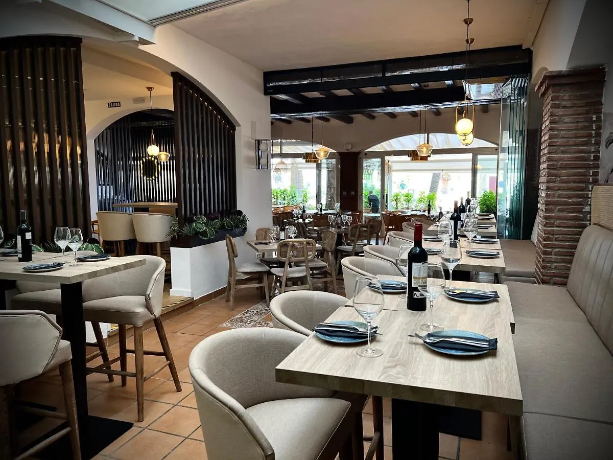 Pensión Hostal Marissal By Dorobe Nerja