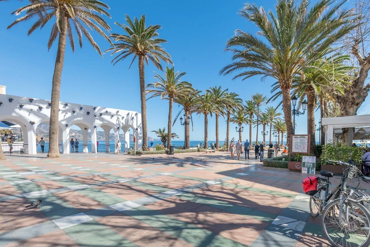 Hostal Marissal By Dorobe Nerja Pensión