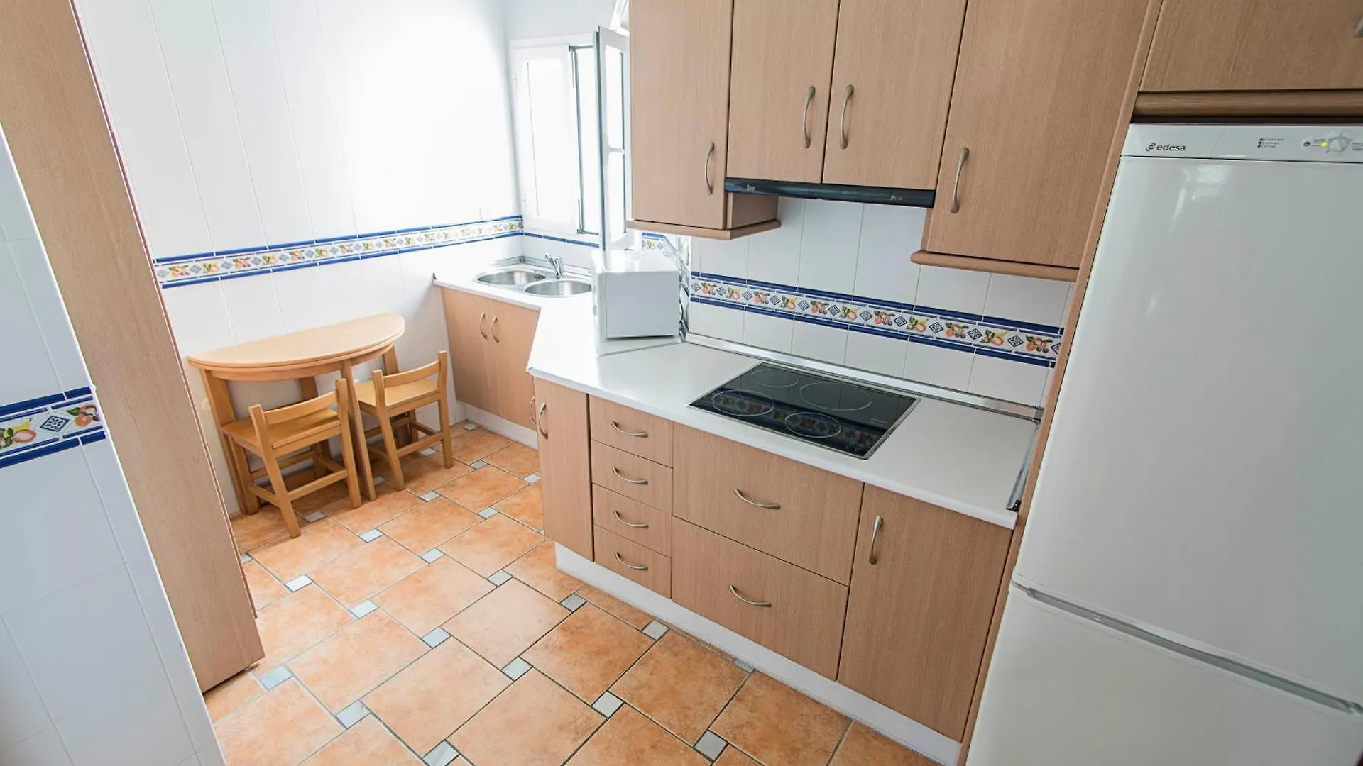 Hostal Marissal By Dorobe Nerja 2*,