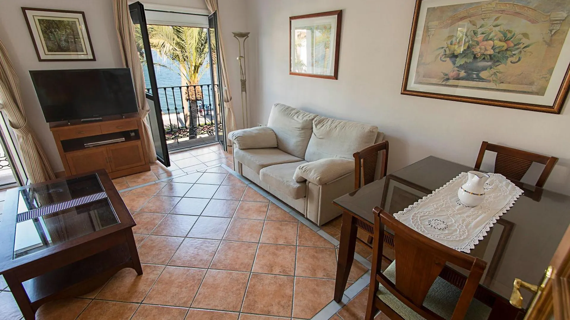 Hostal Marissal By Dorobe Nerja 2*,